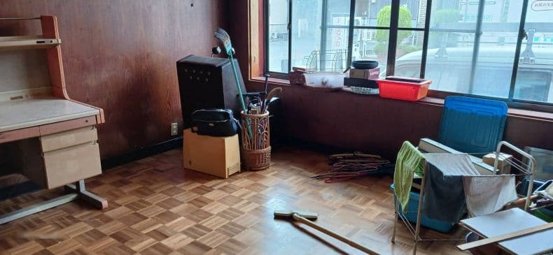 2025.08.26
【琴浦町 N様】学習机・マッサージ器処分に伴う不用品回収「すごくきれいになって助かりました」