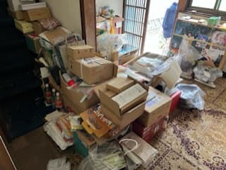 2022.10.22
【松山市 N様】お家丸ごとの遺品整理の作業事例