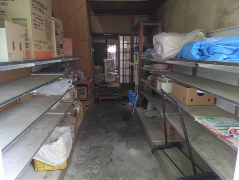 2024.10.11
【倉吉市 T様】空店舗と住居のまるごと不用品回収の作業事例