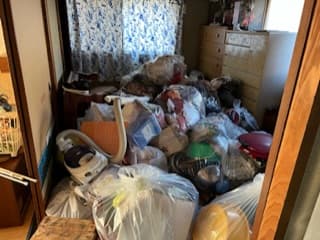 2022.12.16
【松山市 Y様】遺品整理に伴う粗大ゴミ回収の作業事例