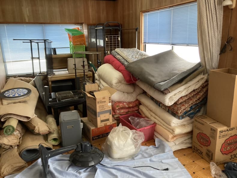 大田市静間町和江ゴミ回収作業前