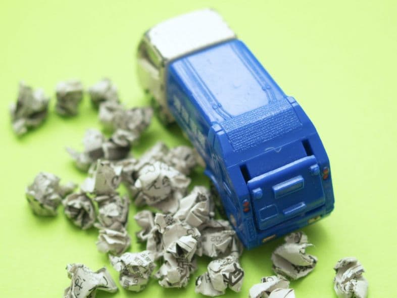 悪質な不用品回収業者の違法性や特徴は?トラブル事例や見極め方を解説