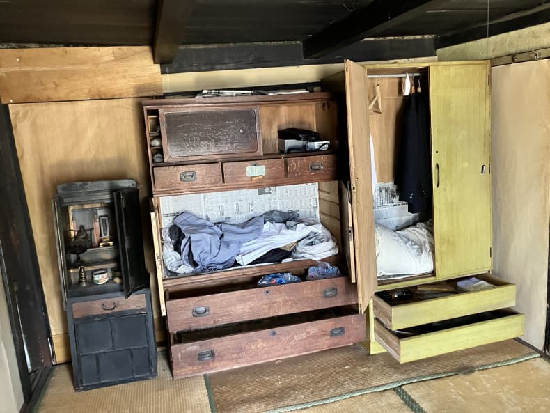 借家物件を持ち主に返却する為の不用品回収作業前