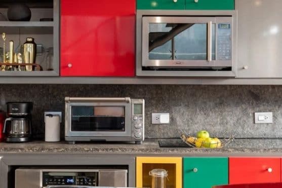 京都市で電子レンジを処分する5つの方法!不用品回収業者のおすすめポイントも解説