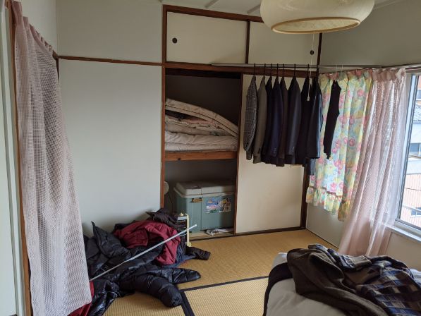 高松市市営住宅の遺品整理　和室の作業前