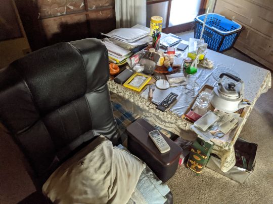 高松市の遺品整理　居間の作業前