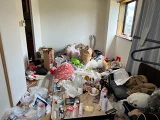 ゴミ屋敷清掃に伴う不用品回収の作業事例