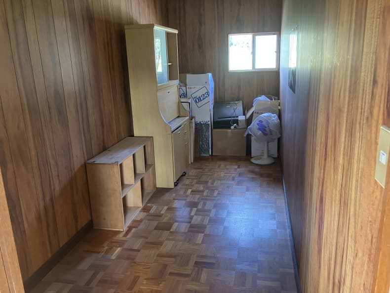 ゴミ屋敷清掃に伴う2トン車7台分の不用品回収作業後