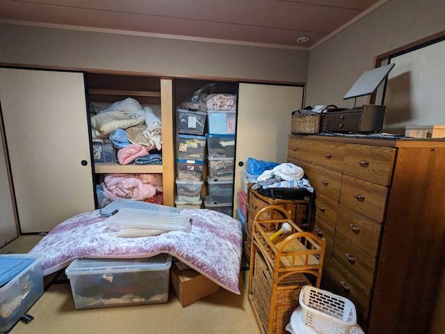 高松市で一軒家丸ごとの遺品整理の作業前③