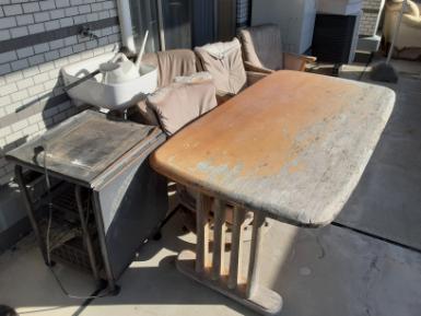 高崎市の食器棚回収の作業前