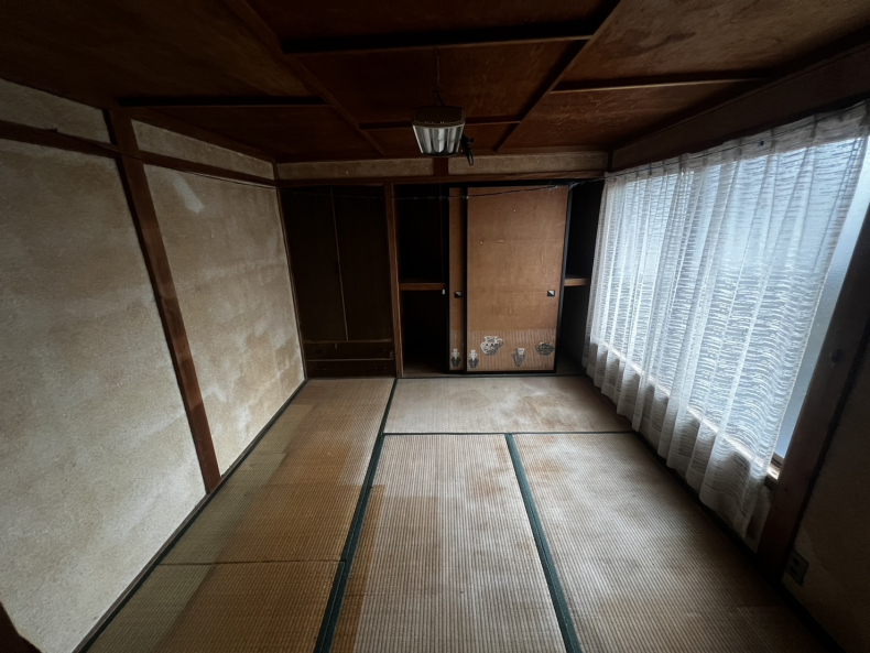 ①断捨離に伴う不用品回収の作業後