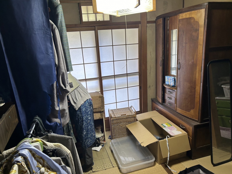 ③断捨離に伴う不用品回収の作業駐