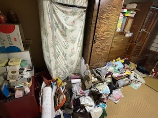 高松市の遺品整理・空き家の片付けの作業前