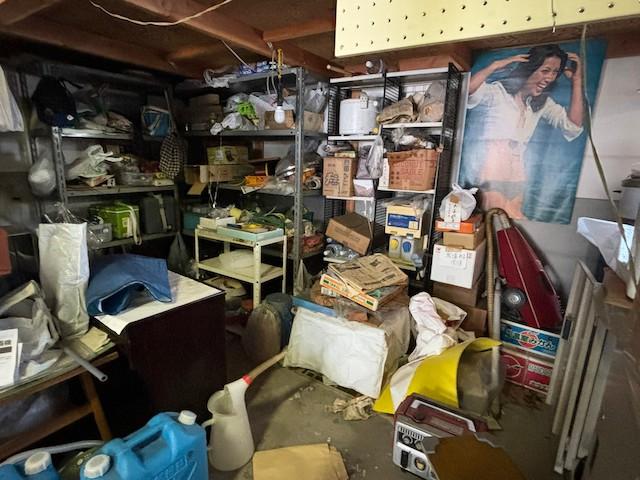 高松市の納屋の片付けの作業前