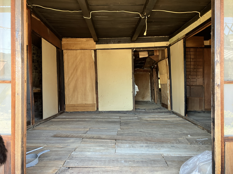 借家物件を持ち主に返却する為の不用品回収作業後