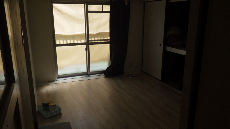 益田市のT様宅の作業後(机、テレビ台)