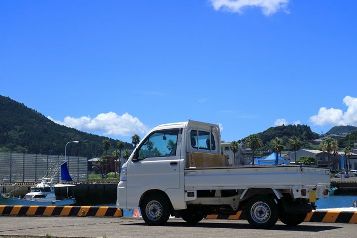 不用品回収業者に電子レンジの処分を依頼する