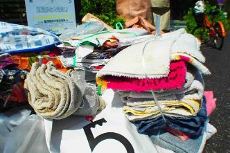 不要になったカーペットは粗大ごみに出すのが一般的