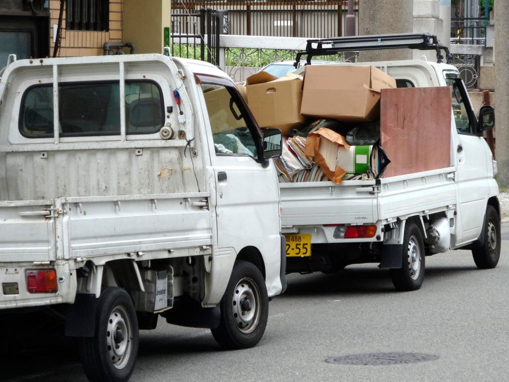 廃品回収車はなぜ無料？無料の落とし穴と安心して廃品・不用品を処分する方法